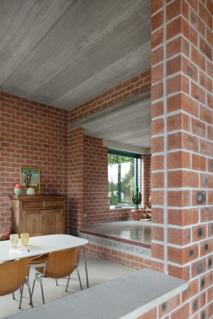 baunetz, architecture, architektur, news, meldung, living, housing, house, Monadnock, niederlande, eindhoven, turm, tower, wohnturm, livingtower, atlas, atlas house, brick, backstein, garten, rot, weiss, fassade, farbe, forest, wald, dachterrasse, privacy, dutch, neo-renaissance, cement, mythological figur, grichische mythologie, rpivate residence, stijn bollaert