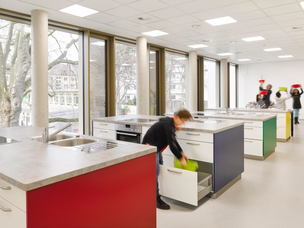 Baunetz, Meldung, Architektur, Schulbau, Umbau, Anbau, Erweiterung, Schulerweiterung, Paul Michael Pielen, Kresings Mnster, Aachen, 4. Gesamtschule Aachen, Sandkaul, Nachkriegsmoderne, Kresings Architektur