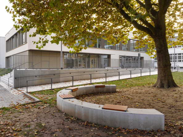 Baunetz, Meldung, Architektur, Schulbau, Umbau, Anbau, Erweiterung, Schulerweiterung, Paul Michael Pielen, Kresings Mnster, Aachen, 4. Gesamtschule Aachen, Sandkaul, Nachkriegsmoderne, Kresings Architektur