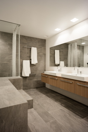 Baunetz, Architektur, Meldungen, Projekt, Florian Busch Architects, Japan, Niseko, K House, Ferienhaus, Berghtte, Chalet, cabin, Quadrat, Aluminium-Zink-Beschichtung, Stahlblech, Holzbalken