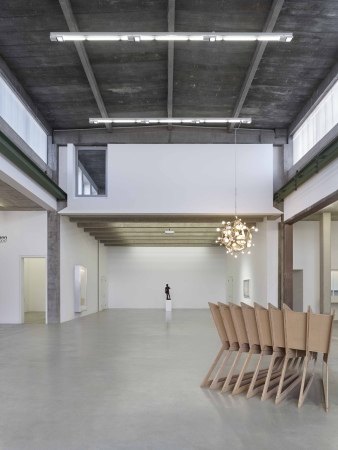 Baunetz, Architektur, Meldungen, Projekte, Sieber Architekten, Sammlung Philara, Dsseldorf, Nordrhein-Westfalen, Flingern, Umbau, Bauen im Bestand, Glasfabrik, Kunstmuseum, Ausstellungszentrum, Zeitgenssische Kunst, Fabrikhalle, White Cube, Blockrandbebauung, Stahlbeton, Skelettbauweise