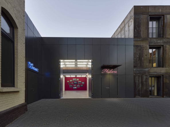 Baunetz, Architektur, Meldungen, Projekte, Sieber Architekten, Sammlung Philara, Dsseldorf, Nordrhein-Westfalen, Flingern, Umbau, Bauen im Bestand, Glasfabrik, Kunstmuseum, Ausstellungszentrum, Zeitgenssische Kunst, Fabrikhalle, White Cube, Blockrandbebauung, Stahlbeton, Skelettbauweise