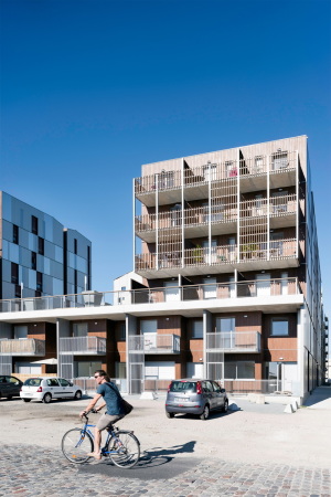 Baunetz, Meldung, Architektur, architetcure, Jean Franois Tremege, Gardera-D, Bordeaux, 145 Student Housing, Bassins  Flot, Studenten, Wohnheim, students, hostel, dormitory, Metall, panels, Fassade, Hafen, harbour, Frankreich, France, kollektiv, collective, individual, Individdum, Gemeinschaft