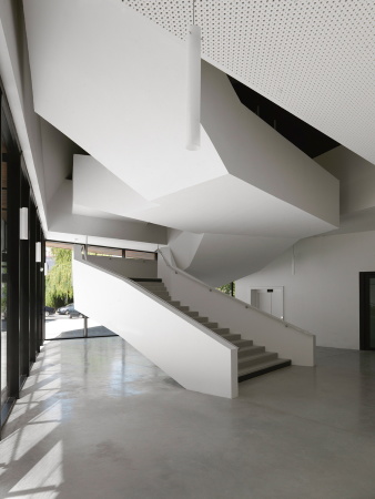 Baunetz, Meldung, Architektur, architecture, Frankreich, franzsisch, french, France, Hrault Arnod, vreux, Bel Ebait, SMAC, Musik, Konzerthaus, Saal, concert hall, music, Passage, terrace, Terrasse, Holz, wood, cladding, Verkleidung, Metall, metal, contemporary music, zeitgenssische musik, Andr Morin