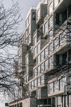 baunetz, architektur, architecture, meldung, news, wohnhaus, living house, house, apartment, wohnungsbau, wohnung, stuido, new yprk, USA, amerika, long island city, queens, MoMA PS1, gentrifizierung, wohnungsmarkt, immobilienmarkt, kunst, kunstszene, kunstinstitution, artdistrict, NY, New york city, jackson avenue, mietshaus, 2222 jackson, ODA new york, ODA, mietwohnung, bebauungsvorschrift, zoning regulations, matrix, gitter, zellen, pixel, flexibilitt, struktur, korridor, modular, wohnungstyp, auskragung, etagenwohnung, balkon, terrasse, dachterrasse, gemeinschaftsraum, lobby, atrium, manhattan, auenflche, vertical villige, imagen subliminal, miguel de Guzmn, pavel bendov