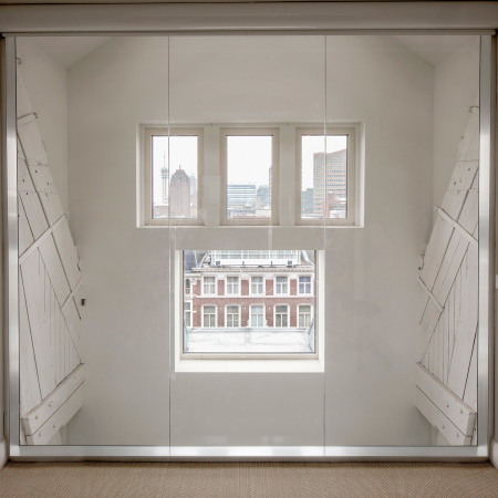 Bezuidenhoutseweg 30, KAAN Architecten, Neubau, Umbau, Fertigstellung, transformation, new building, office, Braaksma & Roos Architectenbureau, Holz, Stein, Leder, drehbare Fenster, Mosaik, Innenhof, Niderlande, 2017, Public Private Partnership, Baunetz, Baunetz-Meldung, Architektur, Architekt, architect, architecture, Architekt gesucht, Meldungen, architecture-news, Architektur Deutschland, deutsche Architekten, german architecture, young architects