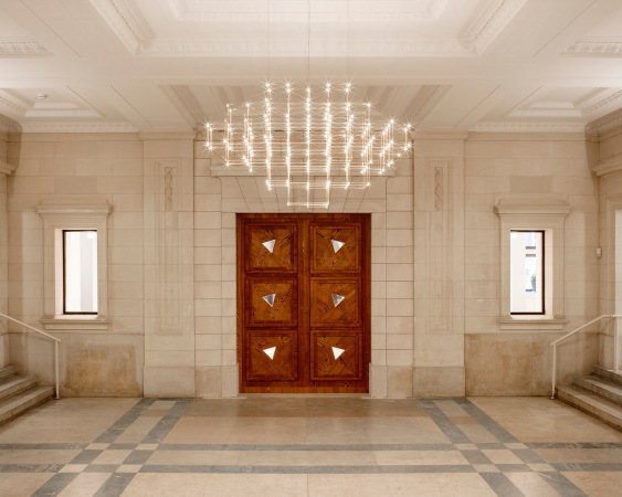 Bezuidenhoutseweg 30, KAAN Architecten, Neubau, Umbau, Fertigstellung, transformation, new building, office, Braaksma & Roos Architectenbureau, Holz, Stein, Leder, drehbare Fenster, Mosaik, Innenhof, Niderlande, 2017, Public Private Partnership, Baunetz, Baunetz-Meldung, Architektur, Architekt, architect, architecture, Architekt gesucht, Meldungen, architecture-news, Architektur Deutschland, deutsche Architekten, german architecture, young architects