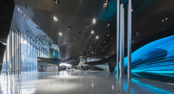 Baunetz, Architektur, Meldungen, Projekte, Seoul, S�dkorea, Goyang, Hyundai Motorstudio, Delugan Meissl, DMAA, Autohaus, Modern Premium, Autohaus, Showroom, Global Dealership Space Identity, modular, Markenzentrum, Themenpark