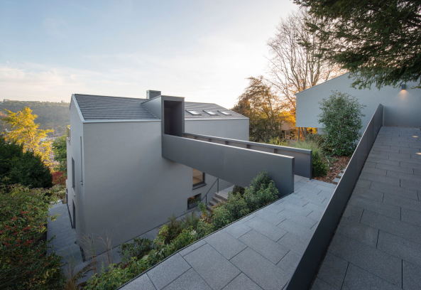 Baunetz, Baunetz-Meldung, Architektur, Architekt, architect, architecture, Architekt gesucht, Meldungen, architecture-news, Architektur Deutschland, deutsche Architekten, german architecture, young architects, Fertigstellung, Neubau, Umbau, Stuttgart, 2017, germany, Bottega Erhardt Architekten, Luxuswohnen am Hang, Wohnhaus, Wohnungsbau, Sanierung, Renovierung, Haus H, Stuttgarter Sden, Rckbau