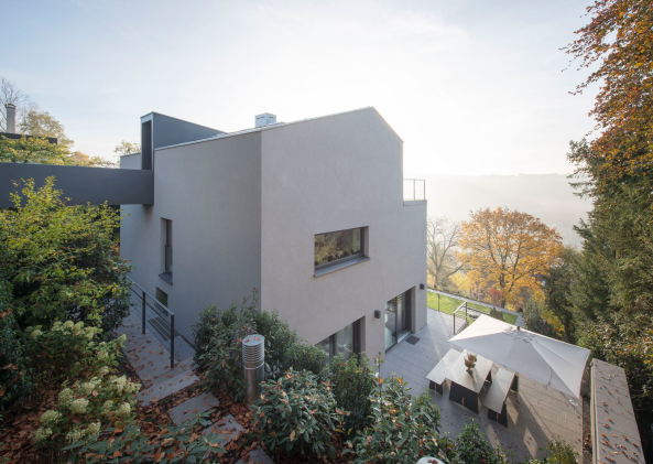 Baunetz, Baunetz-Meldung, Architektur, Architekt, architect, architecture, Architekt gesucht, Meldungen, architecture-news, Architektur Deutschland, deutsche Architekten, german architecture, young architects, Fertigstellung, Neubau, Umbau, Stuttgart, 2017, germany, Bottega Erhardt Architekten, Luxuswohnen am Hang, Wohnhaus, Wohnungsbau, Sanierung, Renovierung, Haus H, Stuttgarter Sden, Rckbau