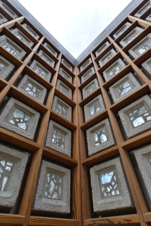 Baunetz, Meldung, Architektur, Egon Eiermann, Breitscheidplatz, Berlin, Berlin West, das Tor zur Welt, Westberlin, Kaiser-Wilhelm-Gedchtnis-Kirche, Kaiser-Wilhelm-Gedchtnis Kirche, Restaurieung, Sanierung, Erffnung, Wstenrot-Stiftung, Zoologischer Garten, Bahnhf Zoo, Lippenstift und Puderdose, Puderdose, 1960er Jahre Architektur, Thomas Wolf, Katrin Lompscher, Mahnmal des Zweiten Weltkriegs, Kriegsruine, Nachkriegsmoderne