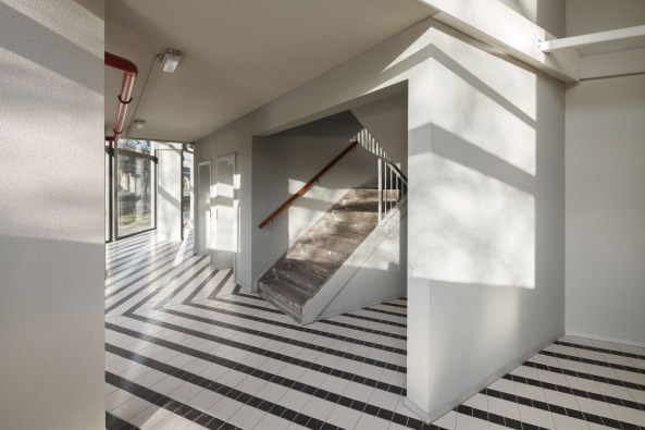 Sanierung, NL Architects, Bijlmermeer, Mies van der Rohe Award, Kleiburg, CIAM, Charta von Athen, Amsterdam Zuidost, Fop Ottenhof, Siegfried Nassuth, XVW Architectuur, DIY, Selbstausbau, Nachkriegsmoderne, Waschbeton, de FLAT, Stijn Poelstra, Marcel van der Burg