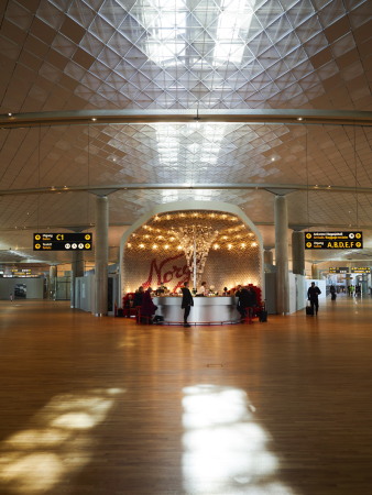 Baunetz, Architektur, Meldungen, Nordic - Office of Architecture, Oslo, Norwegen, Flughafen, Erweiterung, Terminal, Oslo Airport, Ausbau, BREEAM excellent, Nachhaltigkeit, Sustainability, Holz, Recycling, Stahl, Beton, Passivhaus, abgerundetes Dach