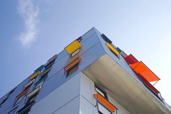 Beckmann, N�Th�p�, Philippe Rizzotti, Olivier Amsellem, Sozialwohnungsbau, Frankreich, France, french, social housing, apartments, Fassade, facade, cladding, metal, Wellblech, Bassins de flot, Bordeaux, Aufwertung, gentrification