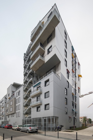 Beckmann, NThp, Philippe Rizzotti, Olivier Amsellem, Sozialwohnungsbau, Frankreich, France, french, social housing, apartments, Fassade, facade, cladding, metal, Wellblech, Bassins de flot, Bordeaux, Aufwertung, gentrification