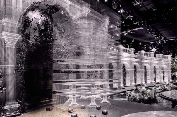 Baunetz, Meldung, Architektur, architecture, Inszenierung, Szenografie, Theater, Gitter, Licht, grid, light, Renaissance, Fest, Dekoration, decoration, Bhne, stage, Bankett, banquet, Abu Dhabi, Vereinigte Arabische Emirate, Edoardo Tresoldi, Roberto Conte