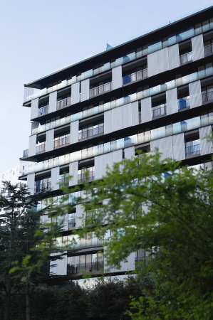 Baunetz, Meldung, Architektur, architecture, Frankreich, France, La Defense, Paris, Nanterre, Farshid Moussavi, Stephen Gill, lImage Contemporaine, Wohnungsbau, Studentenwohnheim, Sozialwohnungsbau, Maisonette, social housing student accomodation, Fassade