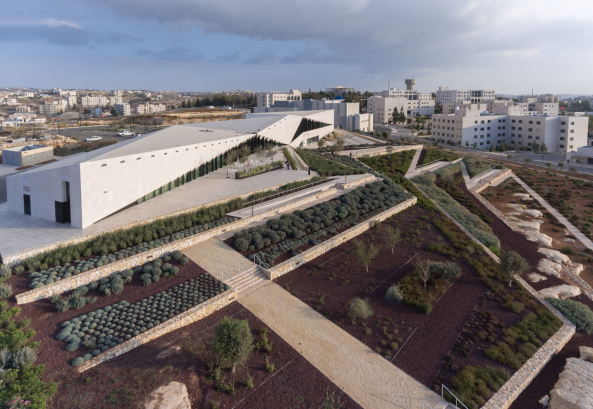 Architektur, Baunetz, Meldungen, Projekte, Pal�stina, Birzeit, Naher Osten, Heneghan Peng Architects, The Palestinian Museum, Westbank, Landschaft, Terrassen, Kaskade, Stufen, Feldstein, agricultural heritage, Amphitheater