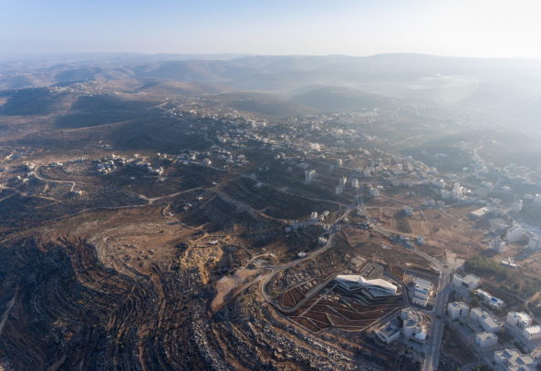 Architektur, Baunetz, Meldungen, Projekte, Palstina, Birzeit, Naher Osten, Heneghan Peng Architects, The Palestinian Museum, Westbank, Landschaft, Terrassen, Kaskade, Stufen, Feldstein, agricultural heritage, Amphitheater