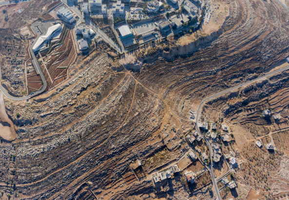 Architektur, Baunetz, Meldungen, Projekte, Palstina, Birzeit, Naher Osten, Heneghan Peng Architects, The Palestinian Museum, Westbank, Landschaft, Terrassen, Kaskade, Stufen, Feldstein, agricultural heritage, Amphitheater