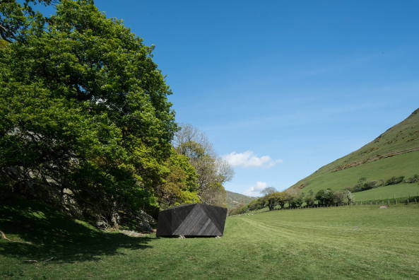 Baunetz, Meldungen, Architektur, architecture, Wales, Paul Miller, Michael Kendrick, Pop Up, Hotel, Cabin, Arthurs Cave, Miller Kendrick Architects, London, Grobritannien, Mini Hotel, Holz, sparsam, klein, All in one