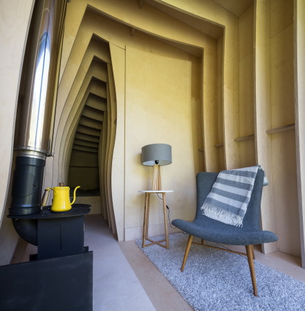 Baunetz, Meldungen, Architektur, architecture, Wales, Paul Miller, Michael Kendrick, Pop Up, Hotel, Cabin, Arthurs Cave, Miller Kendrick Architects, London, Grobritannien, Mini Hotel, Holz, sparsam, klein, All in one