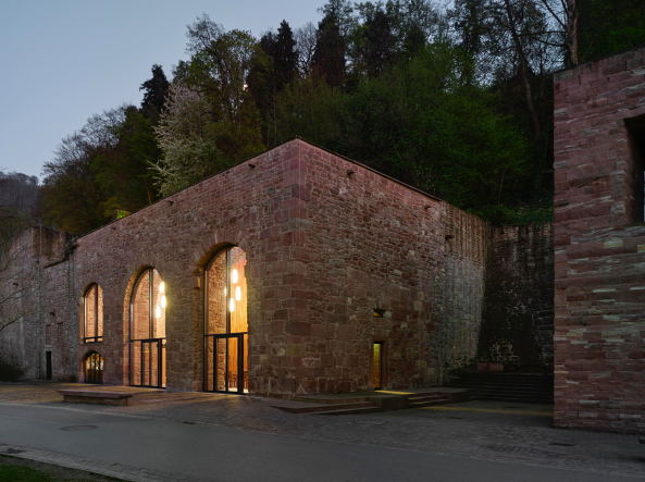 Baunetz, Meldung, Architektur, architecture, Schloss Heidelberg, Sattelkammer, Besucherbistro, Schlossimbiss, Max Dudler, Umbau, R�ckbau, Backstein, Zweckbau, 13. Jahrhundert, Friedrich V.