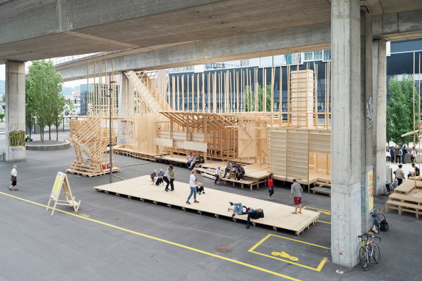 Baunetz, meldung, news, Zrich, Schweiz, Swizerland, Pfingstweidstrasse, ALICE (Atelier de la Conception de lEspace), Ecole Polytechnique Fdrale de Lausanne, Universitt Lausanne, ZHdK, Zricher Hochschule der Knste, collaborative design, collaborative construction, architecture, experimental, Experiment, House 2, Counter City, wood, installation, Elena Chiavi