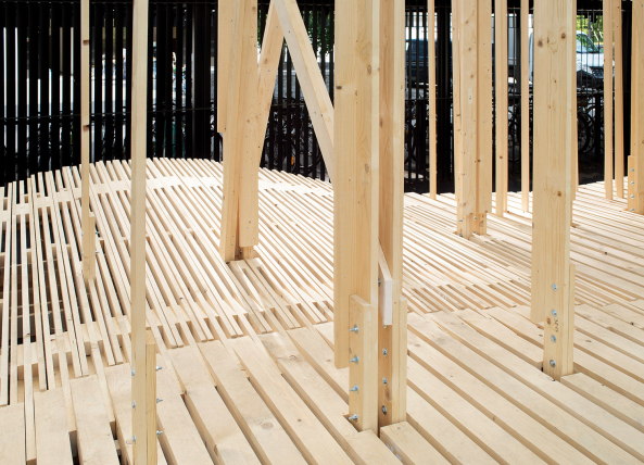 Baunetz, meldung, news, Zrich, Schweiz, Swizerland, Pfingstweidstrasse, ALICE (Atelier de la Conception de lEspace), Ecole Polytechnique Fdrale de Lausanne, Universitt Lausanne, ZHdK, Zricher Hochschule der Knste, collaborative design, collaborative construction, architecture, experimental, Experiment, House 2, Counter City, wood, installation, Elena Chiavi