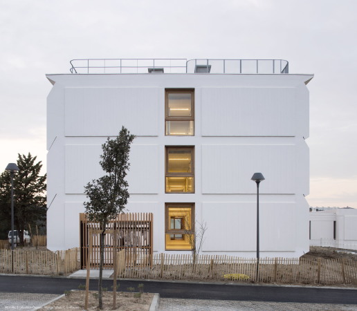 Cl�ment Guillaume, marseille, sanierung, erweiterung, modern, moderne, forschung, labor, forschungsgeb�ude, biologie, natur, landschaft, riegel, b�ro, fassade, sonnenschutz, skulptural, relief, fenster, verschattung, schatten, umwelt, umgebung, aussicht, riegel, Laure, L�toublon, Christophe, Monge, S�bastien Dupouy, sebastien, letoublon, letoublon dupouy / c. monge, frankreich, france, Luminy, nationalpark, sechziger