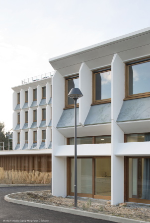 Cl�ment Guillaume, marseille, sanierung, erweiterung, modern, moderne, forschung, labor, forschungsgeb�ude, biologie, natur, landschaft, riegel, b�ro, fassade, sonnenschutz, skulptural, relief, fenster, verschattung, schatten, umwelt, umgebung, aussicht, riegel, Laure, L�toublon, Christophe, Monge, S�bastien Dupouy, sebastien, letoublon, letoublon dupouy / c. monge, frankreich, france, Luminy, nationalpark, sechziger