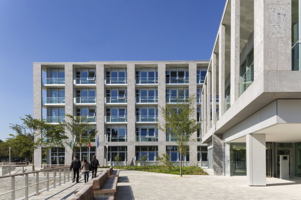 Baunetz, Meldung, news, Architektur, architecture, town hall, building, administrative center, Verwaltungsbau, Rathaus, Deinze, Belgien, Zentrum, Tony Fretton Architects, Belgium, London, Tony Fretton, Jim McKinney, Peter Cook