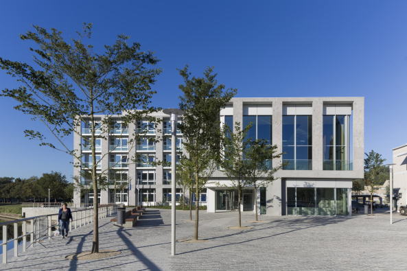 Baunetz, Meldung, news, Architektur, architecture, town hall, building, administrative center, Verwaltungsbau, Rathaus, Deinze, Belgien, Zentrum, Tony Fretton Architects, Belgium, London, Tony Fretton, Jim McKinney, Peter Cook