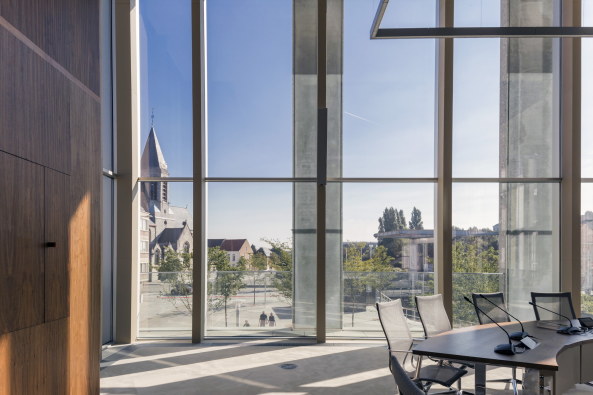 Baunetz, Meldung, news, Architektur, architecture, town hall, building, administrative center, Verwaltungsbau, Rathaus, Deinze, Belgien, Zentrum, Tony Fretton Architects, Belgium, London, Tony Fretton, Jim McKinney, Peter Cook