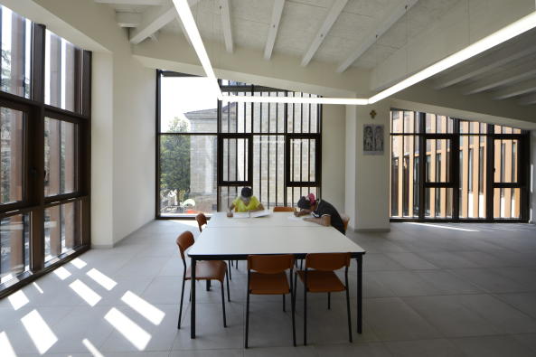 Gemeindezentrum Regina Pacis, Reggio Emilia, Iotti + Pavarani Architetti, 2017