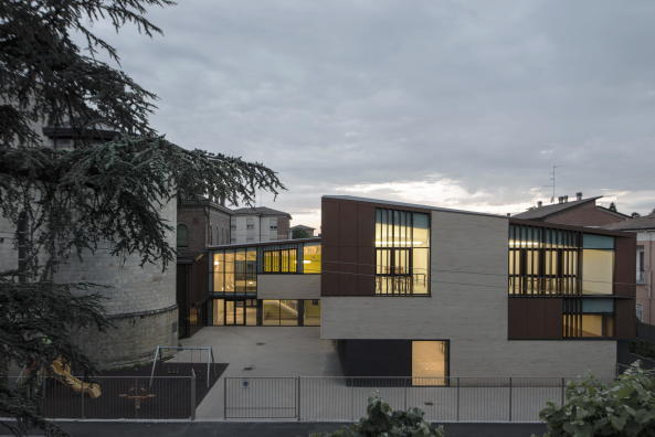 Gemeindezentrum Regina Pacis, Reggio Emilia, Iotti + Pavarani Architetti, 2017
