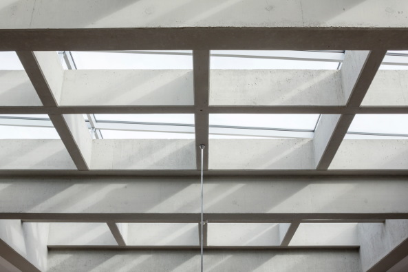 Baunetz, Meldung, news, Architektur, architecture, Schule, Mittelschule, Generalsanierung, Werneck, Schweinfurt, Bayern, Deutschland, Kleinstadt, Stahlbeton, Schulbau, Skelettbauweise, Umbau, Balthasar Neumann, Ortbetondecke, Waschbetonfassade, Beton, hjp architekten, Herbert Osel, Klassenzimmer, Flachbau, Stefan Meyer