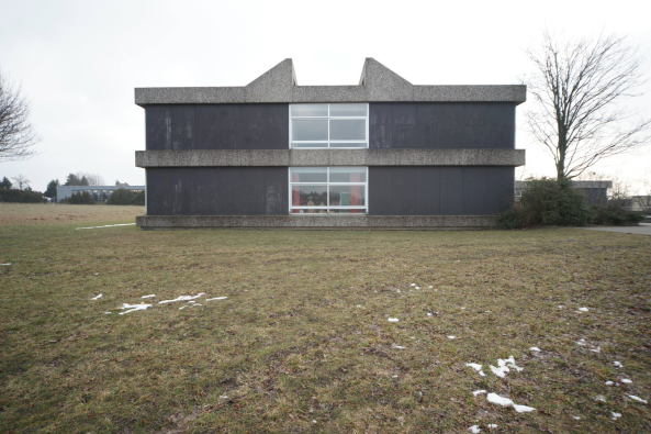 Baunetz, Meldung, news, Architektur, architecture, Schule, Mittelschule, Generalsanierung, Werneck, Schweinfurt, Bayern, Deutschland, Kleinstadt, Stahlbeton, Schulbau, Skelettbauweise, Umbau, Balthasar Neumann, Ortbetondecke, Waschbetonfassade, Beton, hjp architekten, Herbert Osel, Klassenzimmer, Flachbau, Stefan Meyer