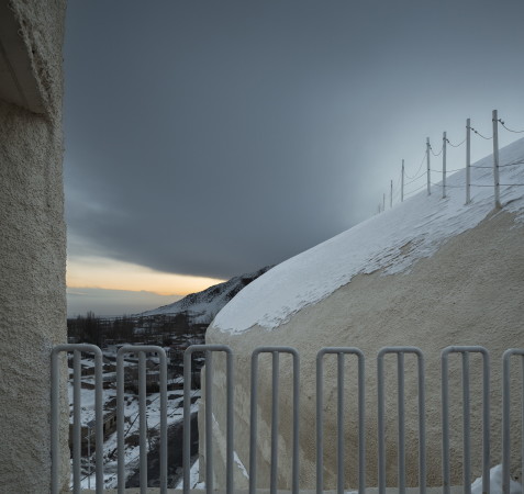 Architektur, Baunetz, Meldungen, Projekte, China, Westchina, Western Ecological Environment Research Center, Urumqi, Tuoli, Dong Zhuang building, Xinjiang Wind Architectural Design & Research Institute, yudian design, Museum of Western Regions, 2016, stone, Stein, W�ste Gobi, Zement, Sand, rebar, Betonstahl, Keramikziegel, Glas, traditionelle Technik, container, protection