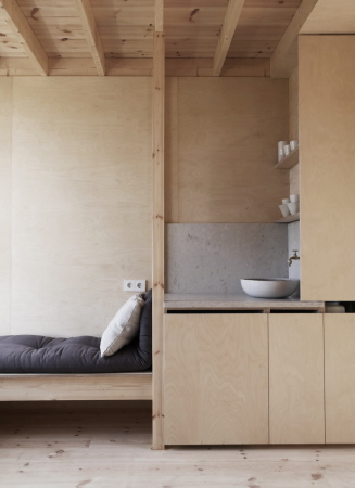 Baunetz, Meldung, Architektur, architecture, 2017, Schweden, Sweden, Hanna Michelson, Beragliv, landscape, hotel, Landschaft, Natur, escape, Rckzug, retreat, retraite, Einsamkeit, Meditation, Reduktion, reduction, Loft house, Lofthuset, sberget, wood, Holz, Natur, nature, Aussicht, view, Turm, tower, Minimal, minimalism