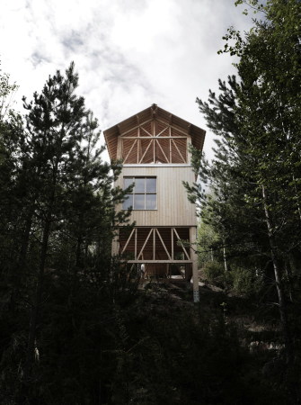 Baunetz, Meldung, Architektur, architecture, 2017, Schweden, Sweden, Hanna Michelson, Beragliv, landscape, hotel, Landschaft, Natur, escape, Rckzug, retreat, retraite, Einsamkeit, Meditation, Reduktion, reduction, Loft house, Lofthuset, sberget, wood, Holz, Natur, nature, Aussicht, view, Turm, tower, Minimal, minimalism