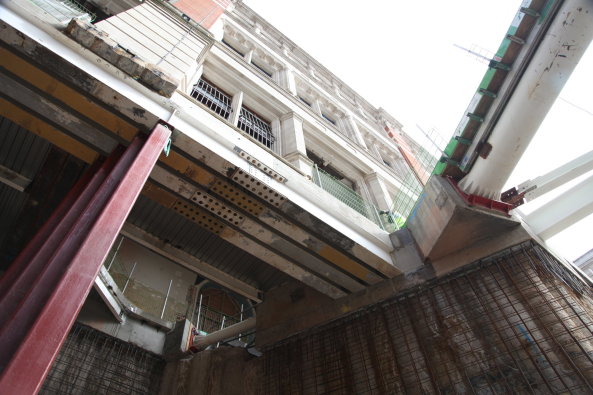 Baunetz, Meldung, Architektur, architecture, 2017, Amanda Levete, AL_A, London, Grobritannien, Great Britain, England, Victoria & Albert Muuseum, V&A, Hufton + Crow, Museum, Erweiterung, expansion, addition, Exhibition Road Quarter, Aston Webb screen, Sackler Courtyard, Blavatnik Hall, Sainsbury Gallery