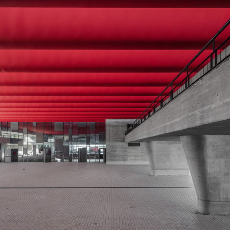 Baunetz, Architektur, Meldungen, Projekte, Portugal, Lissabon, Pao DArcos, Oeiras, atelier de santos, a.s.*, Lus de Freitas Branco School, Erweiterung, Umbau, Neustrukturierung, Mies Van Der Rohe Contemporary Architecture International EU Award 2017, Architizer 2017 Award , AICA Architecture Award 2016, Sichtbeton, berbauung