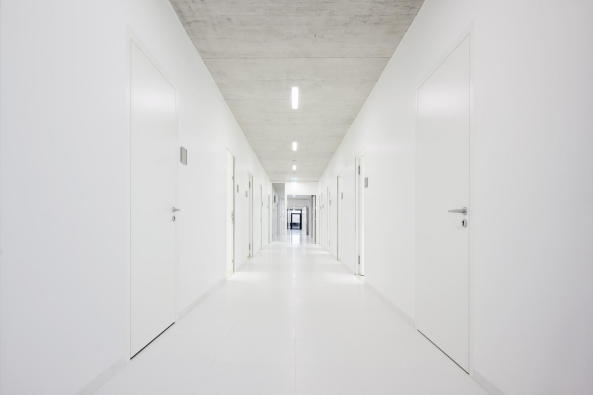 Brigida Gonzales, neubau, beton, architektur, simon, freie, schwbisch-hall, kaserne, sanittsversorgungszentrum, hermann, khl, Hermann-Khl-Kaserne, Niederstetten, sanittszentrum, krankenhaus, bundeswehr, beton, sichtbeton, riegel, labor, medizin, rntgen,