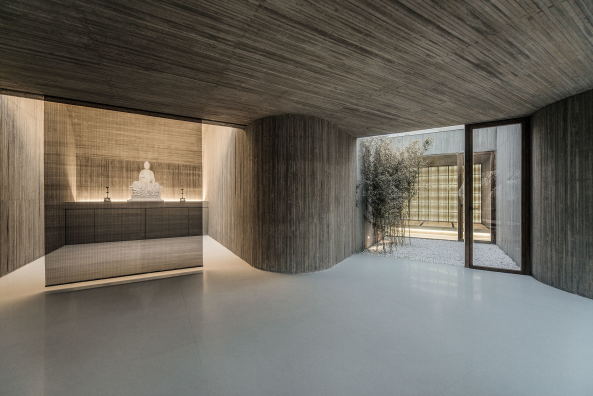 Baunetz, Architektur, Meldungen, Projekte, China, Hebei, Tangshan, archstudio, Waterside Buddhist Shrine, buddhistischer Schrein, Religionsgebude, Sakralbau, Beton, Terrazzo, Zement, Holz, Zen, Feng Shui, Minimalismus, Kontemplation