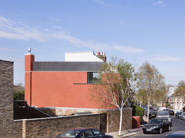 31/44 Architects bauen Einfamilienhaus in London