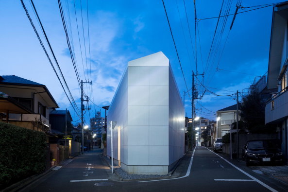 Minihaus, Japan, Tokio, Tokyo, new building, small house, japanese architecture, 2017, residential, housing, CHOP+ARCHI, Masao Nishikawa, Hiroo Okubo,  Setagaya Ward Tokyo, mini, 2017, ecklage, corner, wood, timber