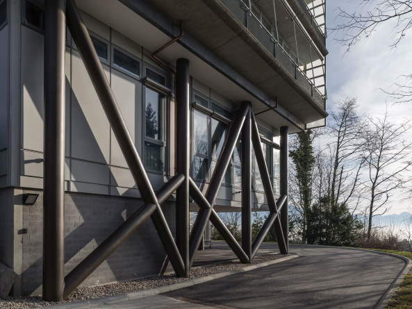 Epalinges, Schweiz, Chemin de Sylvana, Aufstockung, Dachaufstockung, Umbau, Erweiterung, Klinikbau, Klinik, Gesundheit, Lausanne, Schweiz, Frankreich, 2017, Holzbau, wood, Switzerland, Swiss, CHUV-CUTR Sylvana, Rehaklinik, 2b architectes