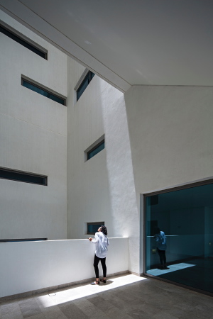 AGi Architects, Kuwait, 2017, Wohnen, Hochhaus, Wafra Vertical Housing, Hofhaus