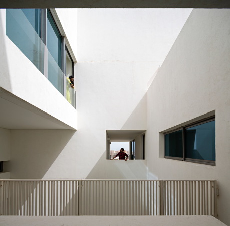 AGi Architects, Kuwait, 2017, Wohnen, Hochhaus, Wafra Vertical Housing, Hofhaus